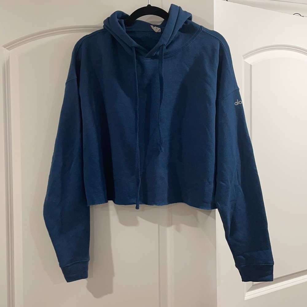 Blue cropped Alo hoodie